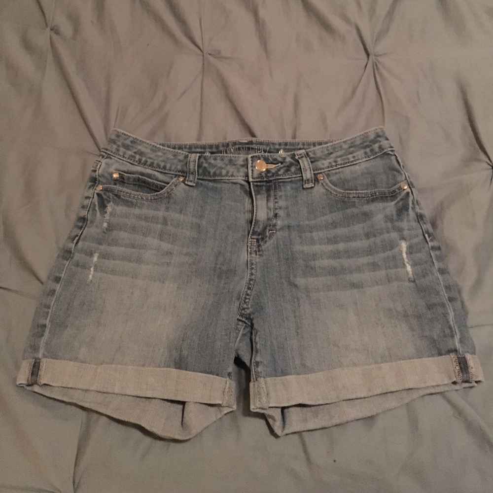 Jennifer Lopez boyfriend shorts